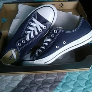 WEEKEND SALE!!🗣🤩🥳 women’s 8.5, men’s 10.5